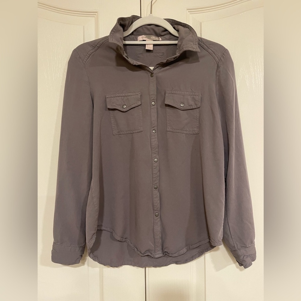 Forever 21 grey button down shirt​​​​​​​​​